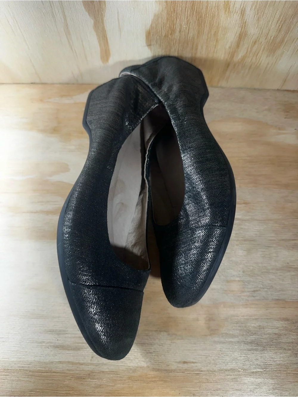 Dansko Lisanne Pewter Shimmery Ballet Flats Women’s Size 8.5